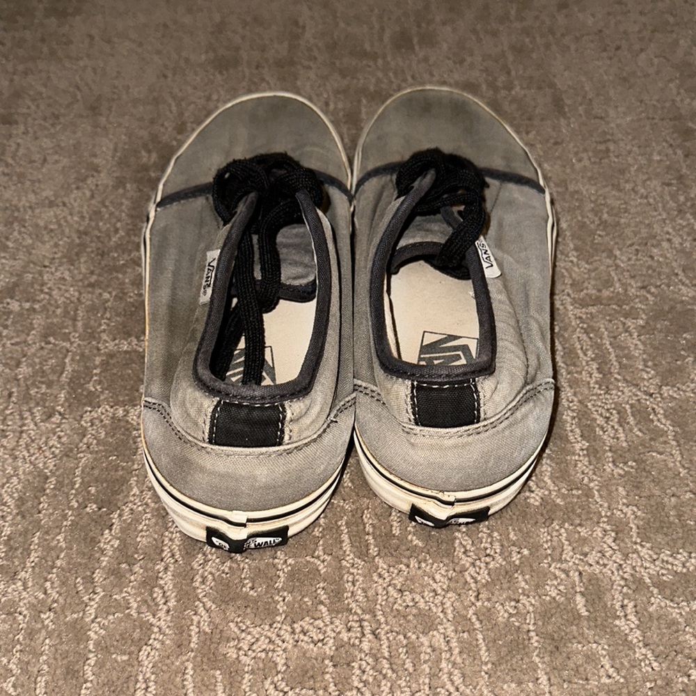 Gray vans - Picture 3 of 4